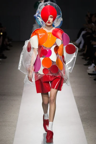Look 5
